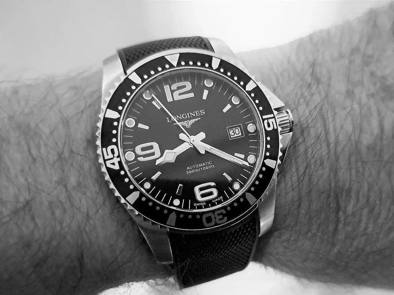 30 Longines negro.webp