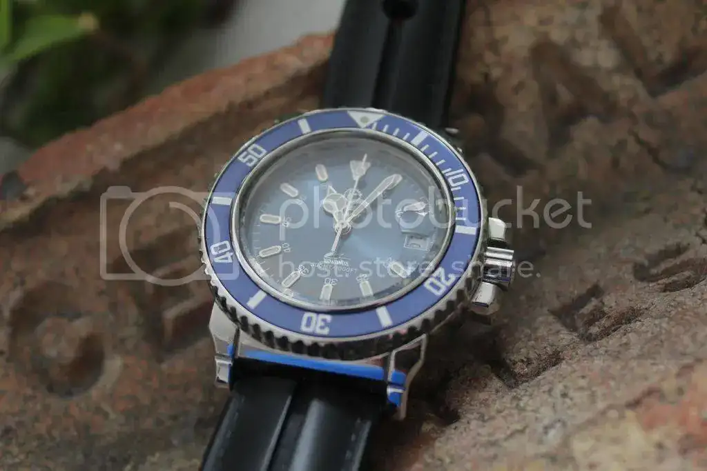 300m%20Diver%20automatic%20Vintage%202_zpsc0doutqq.webp