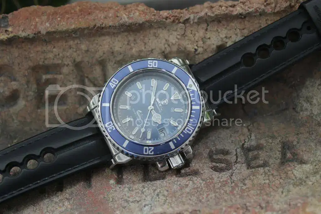 300m%20Diver%20automatic%20Vintage%206_zpsavzj2x1f.webp
