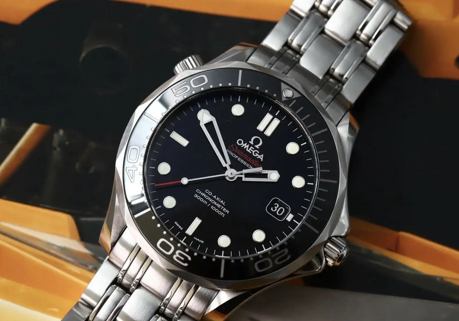 300M41mm212.30.41.20.01.003-2017WatchVault02_2048x.webp