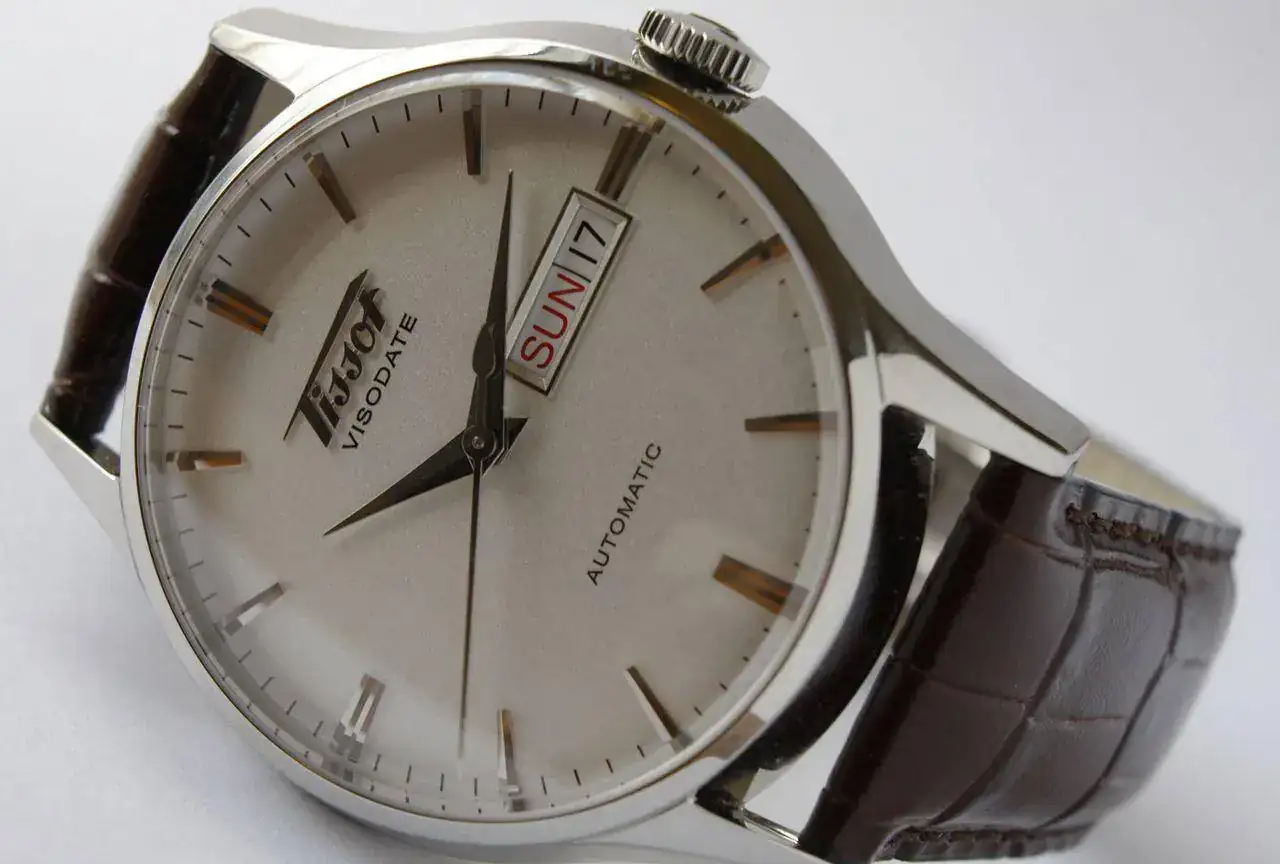 3061125-tissot-visodate-heritage-collection-tissot.webp