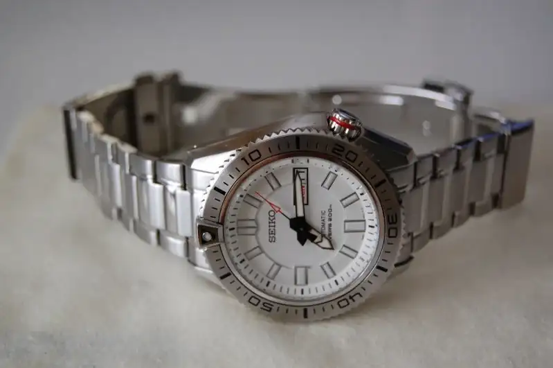 323k1-stargate-white-dial-located-us-$225-dsc_0200.webp