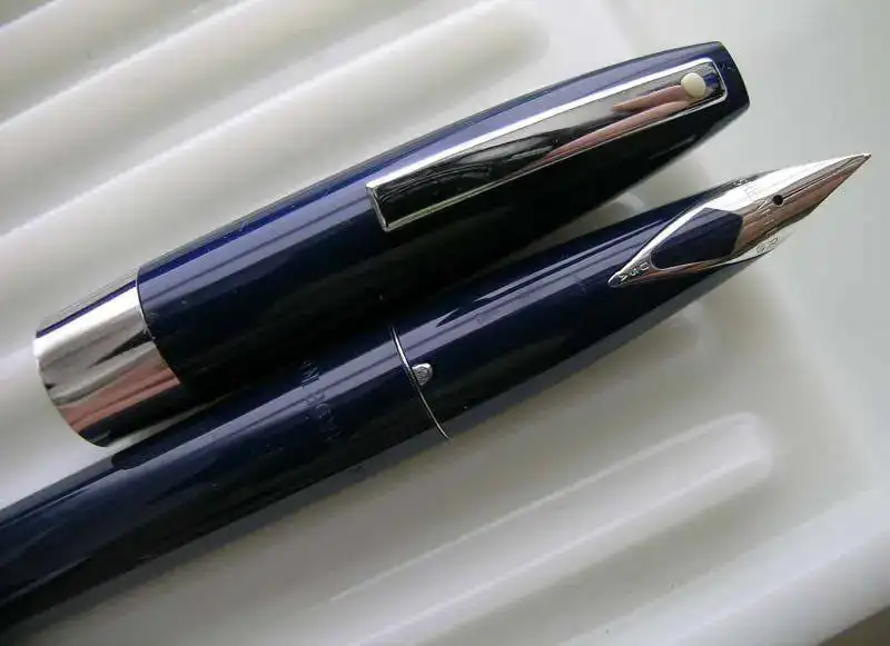 330_blue_pen1.webp