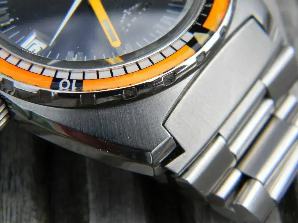 36046871-longines-ultronic-vintage-diver-ultronic4.webp