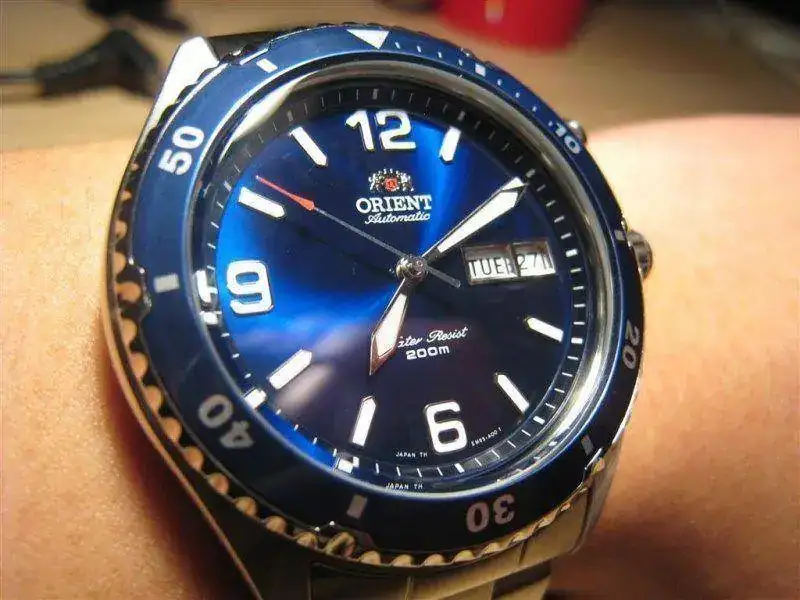 38264d1330404100-black-blue-orient-mako-b120206862.webp