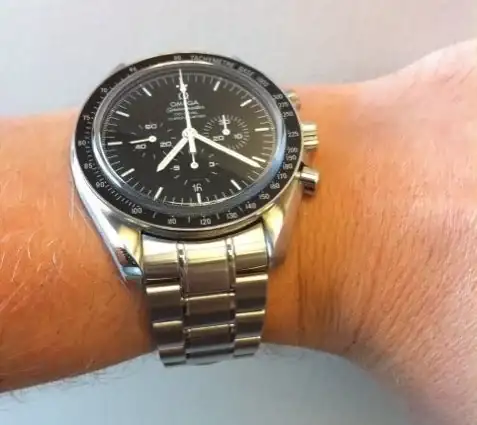 3934-photos-speedmaster-co-axial-enamel-dial-photo.webp