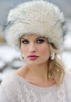 3fa231349d8e75de61914fe--russian-hat-russian-girls.jpg