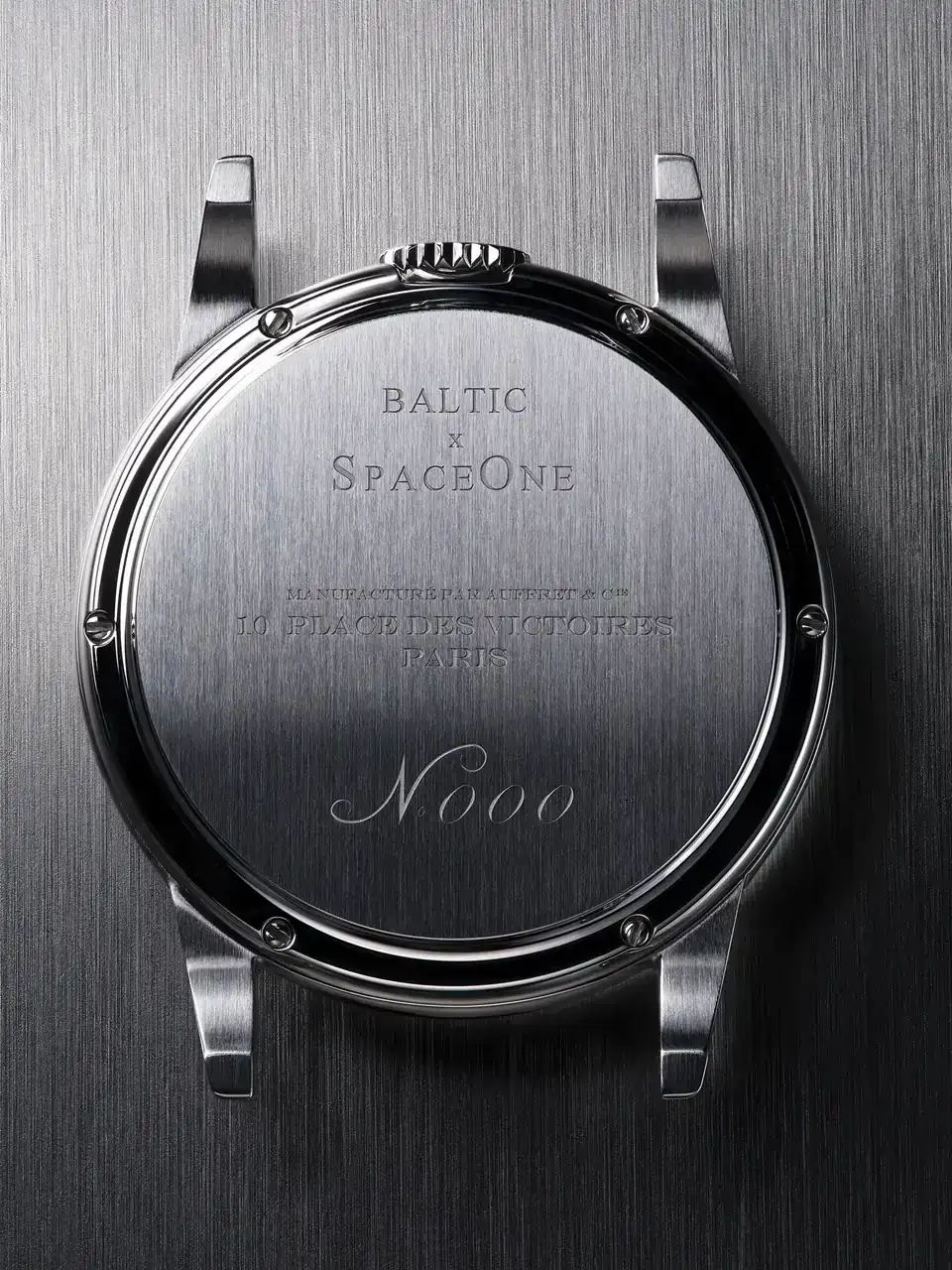 4 Caseback Brossé.webp