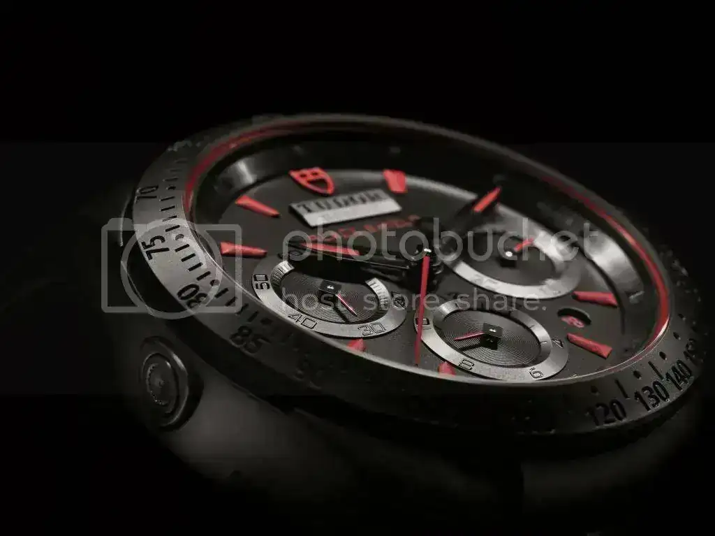42000CR_red_leather_black_det21_zps820fd5ba.webp