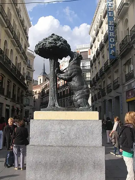 450px-Puerta_Del_Sol_Bear_Statue.webp