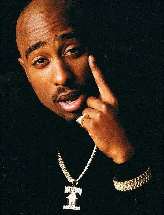 4885488_tupac_shakur_death_row_records_chain.webp