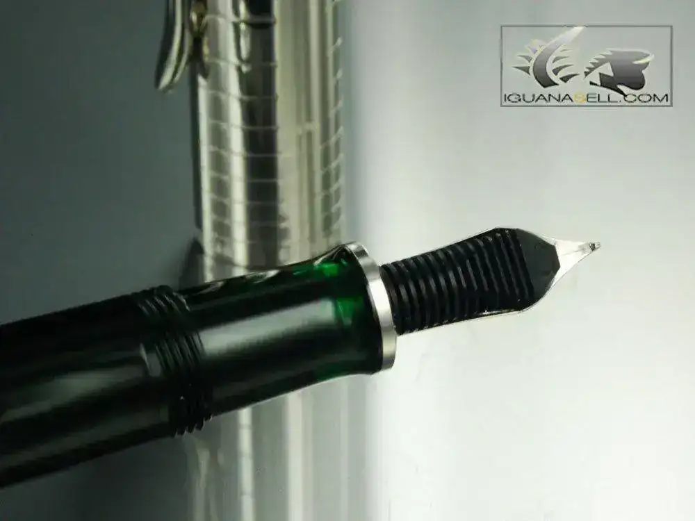 5-Fountain-Pen-Dark-Green-and-.925-Silver-945147-5.webp