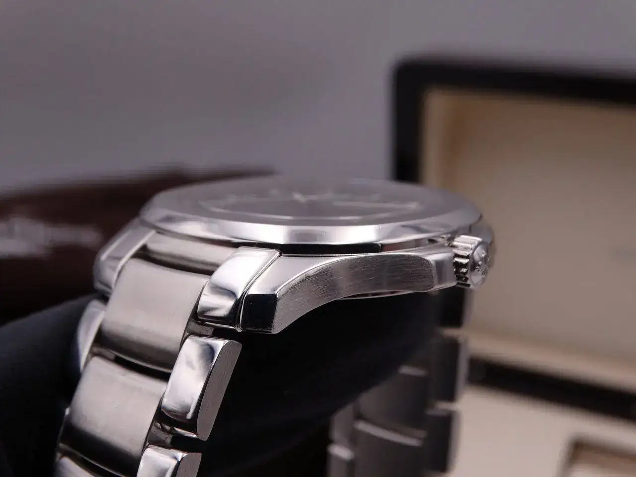 5167 Patek Philippe Aquanaut 02973.JPG