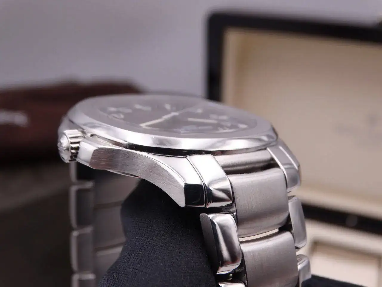 5167 Patek Philippe Aquanaut 02974.JPG