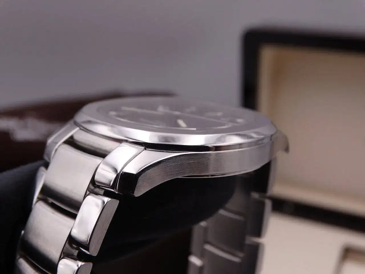 5167 Patek Philippe Aquanaut 02975.JPG