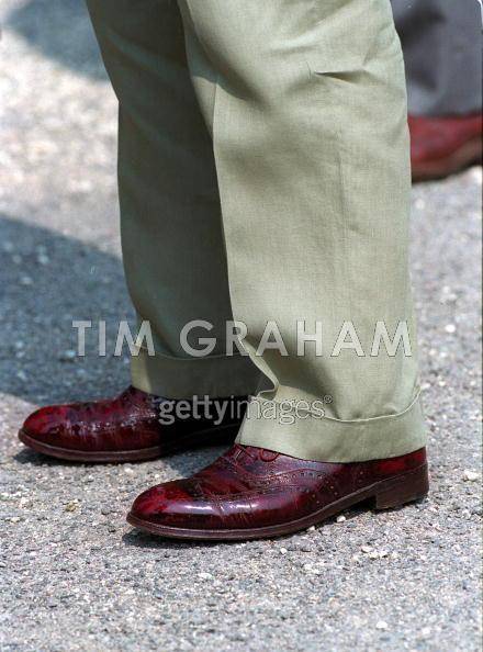 Los zapatos del príncipe Carlos de Gales. | Relojes Especiales, EL foro de  relojes