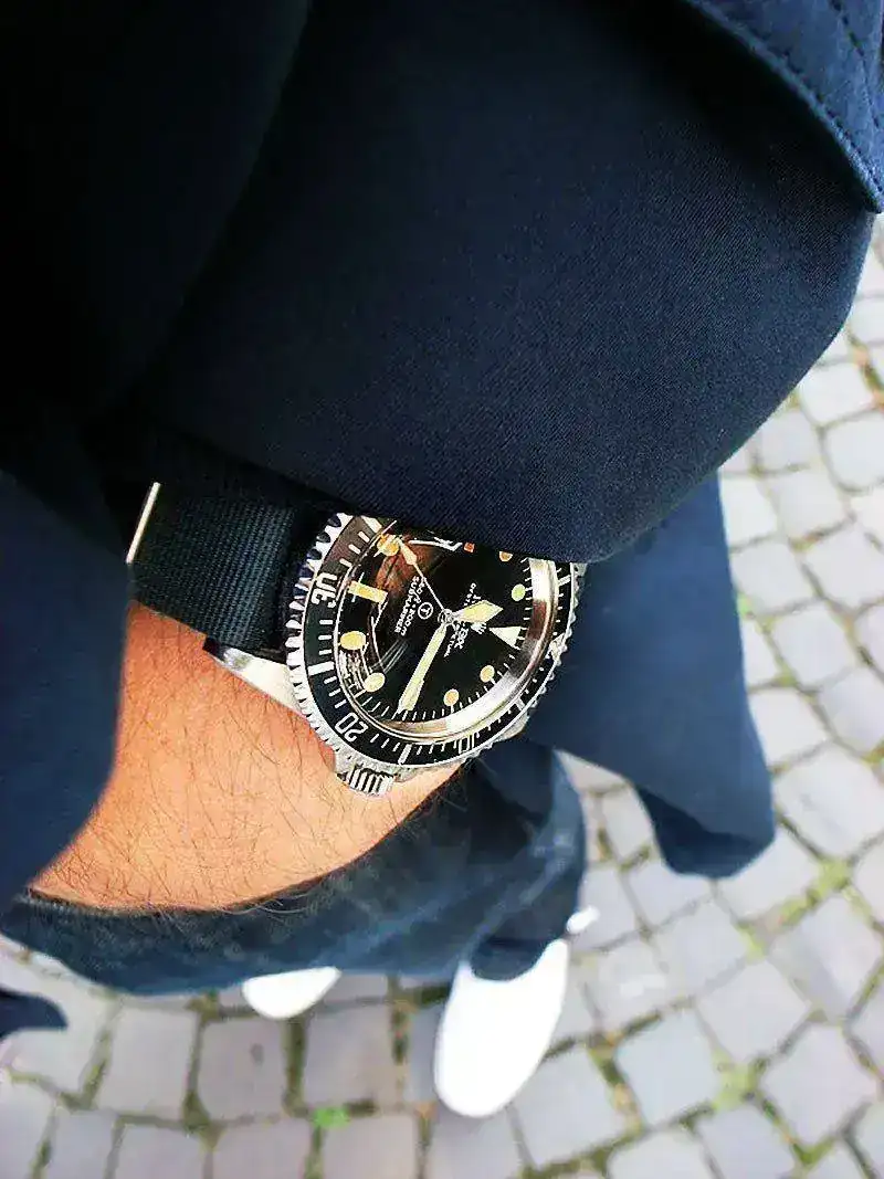5517WRIST1.webp