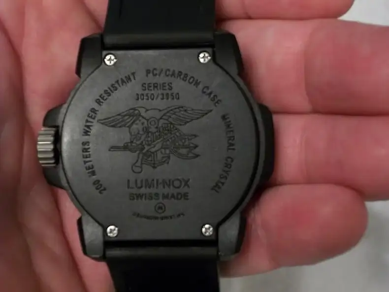 5d1285360153-luminox-3051-navy-seal-watch-100_0579.webp