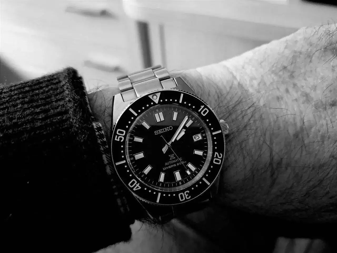 6 negro.webp