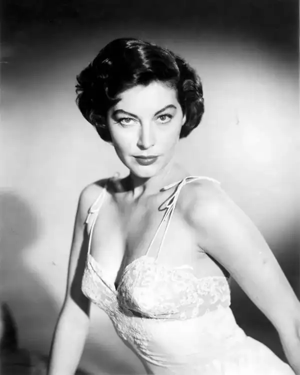 600full-ava-gardner.webp