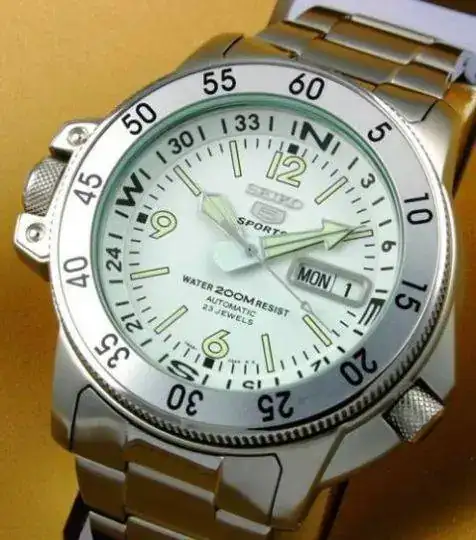 649645_SKZ207K1_1.webp