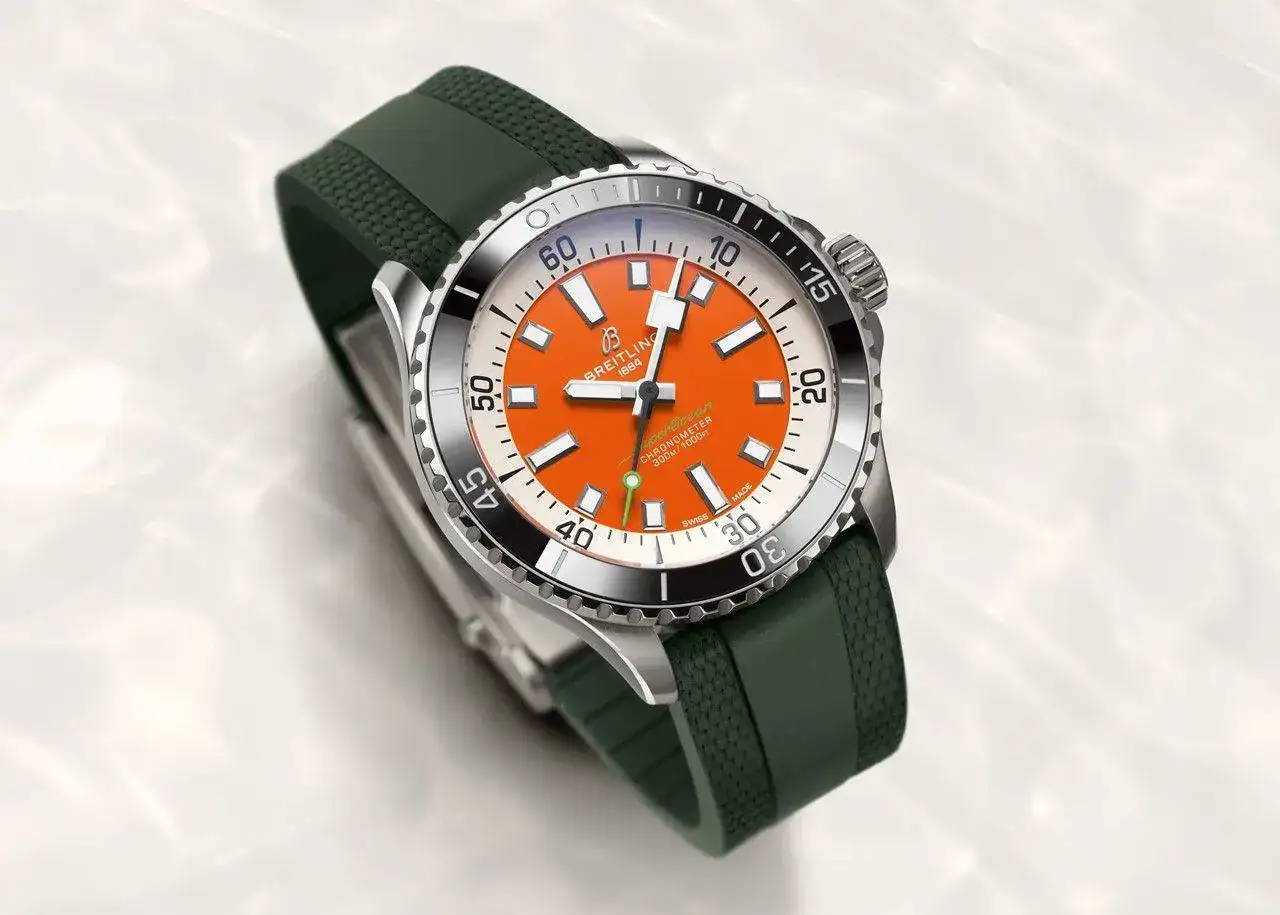 66_Breitling Superocean 42 Kelly Slater.jpg