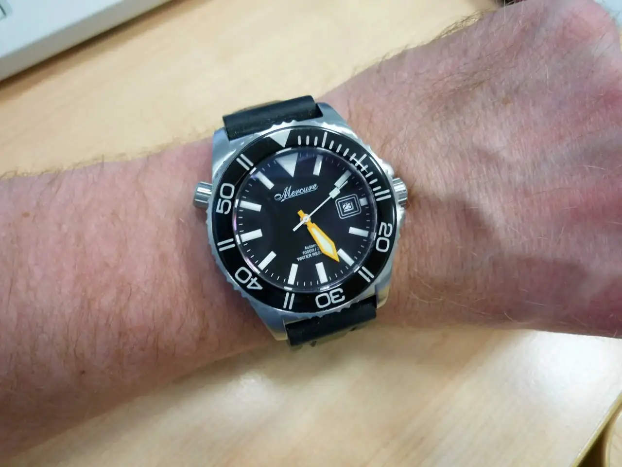 6942983-noch-label-diver-mercure-poseidon-p1010411.webp