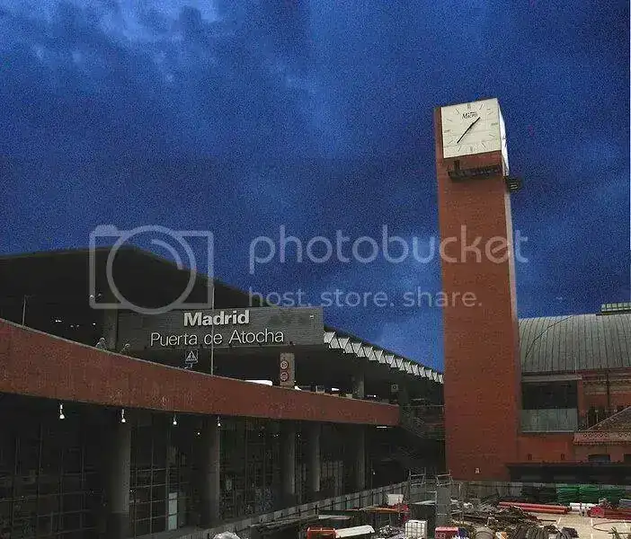 702px-Puerta_de_Atocha.webp