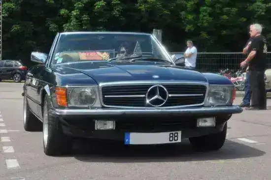 75-Mercedes-500-SL-1983-copie.webp
