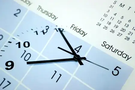 7617474-cara-de-reloj-y-calendario-compuesto.webp