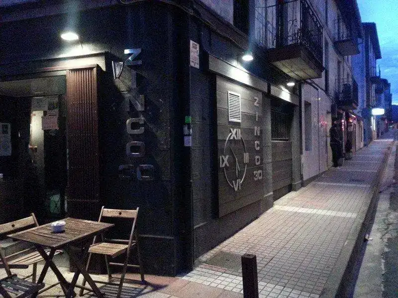 78577053.webp