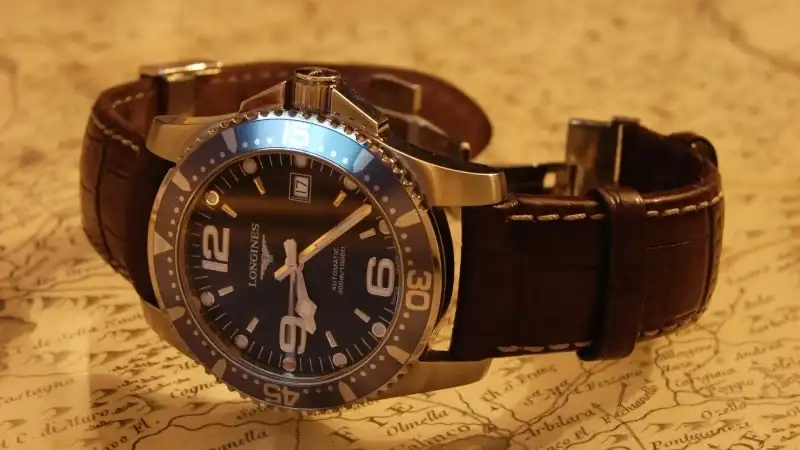 8-hydroconquest-leather-yes-its-beautiful-dsc00527.webp