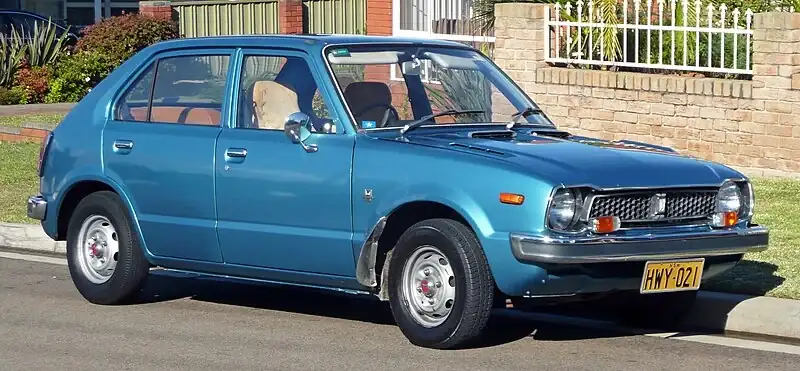 800px-1973-1978_Honda_Civic_5-door_hatchback_01.webp