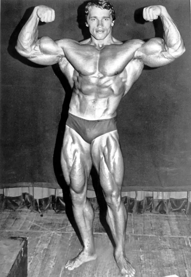 800px-Arnold_Schwarzenegger_1974.webp