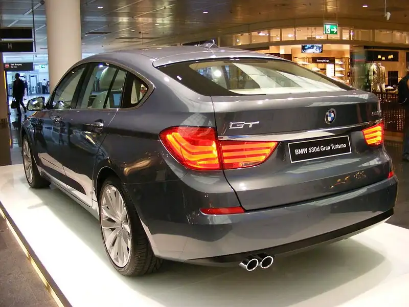 800px-BMW_530d_Gran_Turismo_%282009%29_-_rear.webp