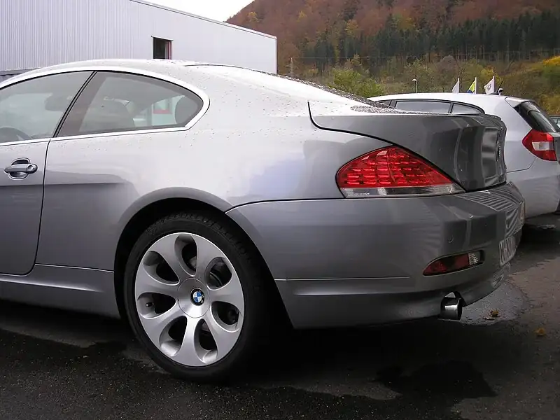 800px-BMW_645Ci_rear.webp