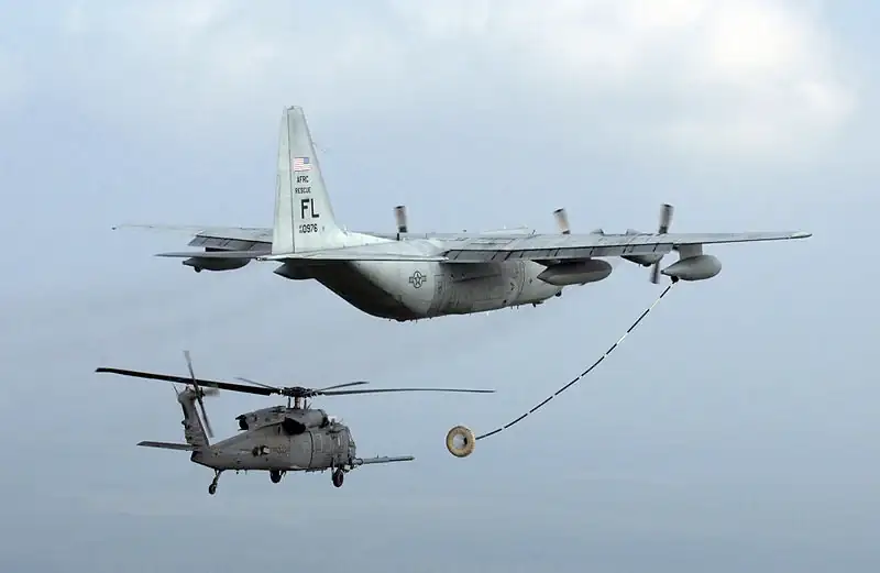 800px-Helicopter_aerial_refueling.webp
