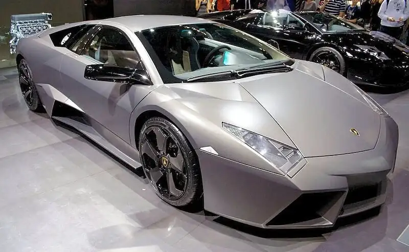 800px-Lamborghini_Revent%C3%B3n.webp
