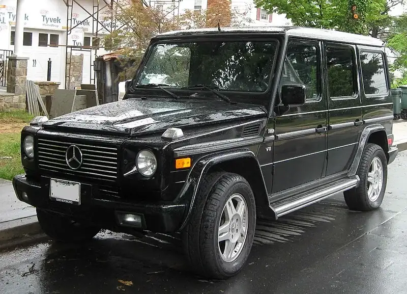 800px-Mercedes-Benz_G500.webp