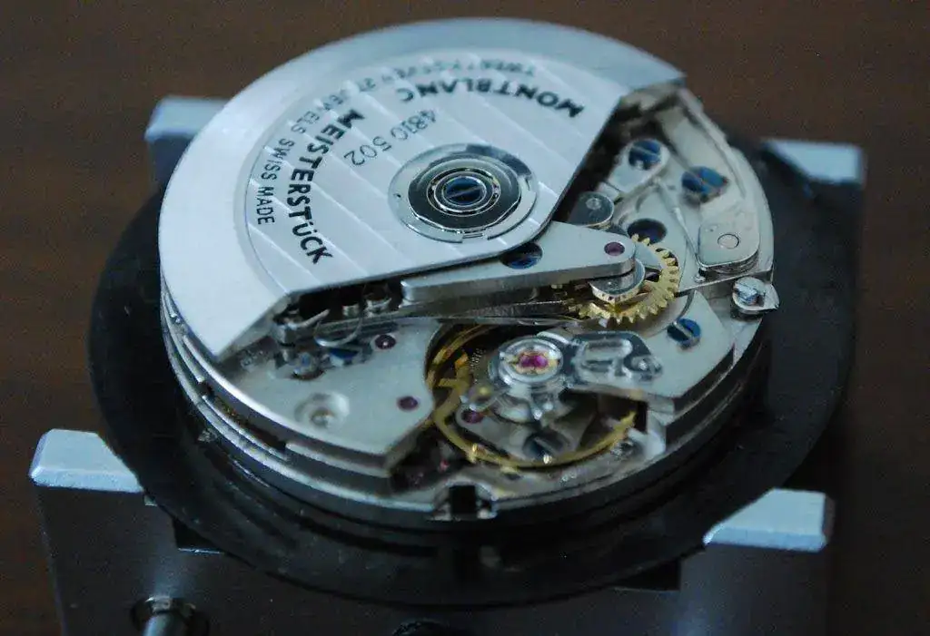 829694-montblanc-timewalker-7753-movement-dsc_0174.webp