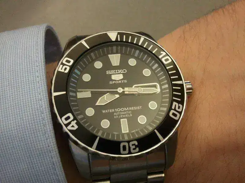 861097d1351446432-please-help-me-finding-my-seiko-sumo-look-like-seiko5-snzf17k1.webp