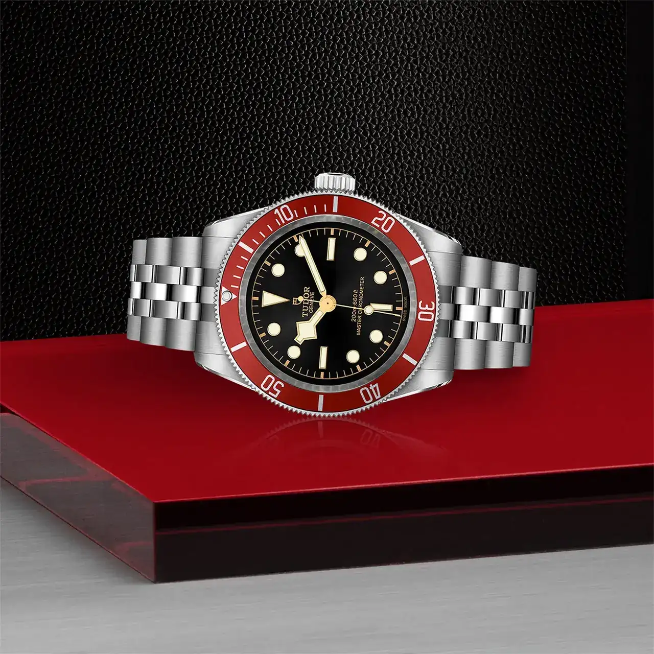 941A1A0RU-0003-Tudor-Black-Bay-41-Black-Steel-Side.webp