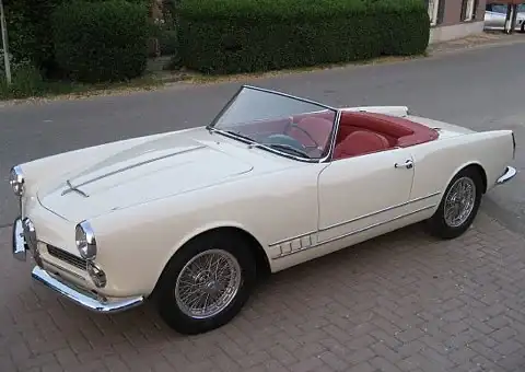 _Alfa_Romeo_2000_Spider_Project_Restored_Example_1.webp