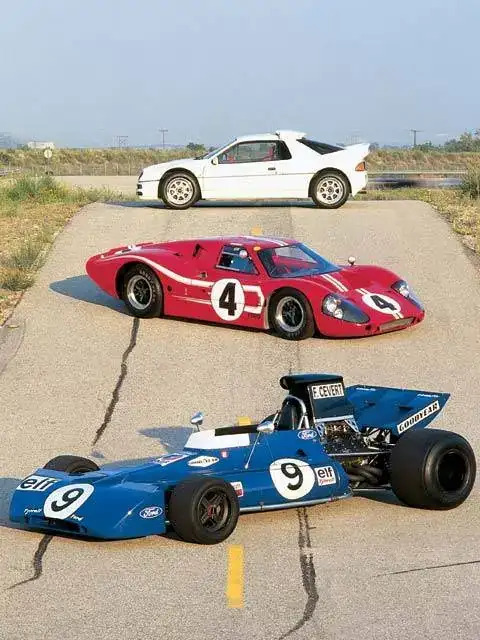 _and_Ford_GT40_Mk_4_and_1971_Tyrrell_F1+3_car_view.webp