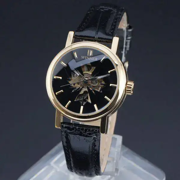 a-de-lujo-de-pulsera-mismo-viento-reloj-de-pulsera.webp