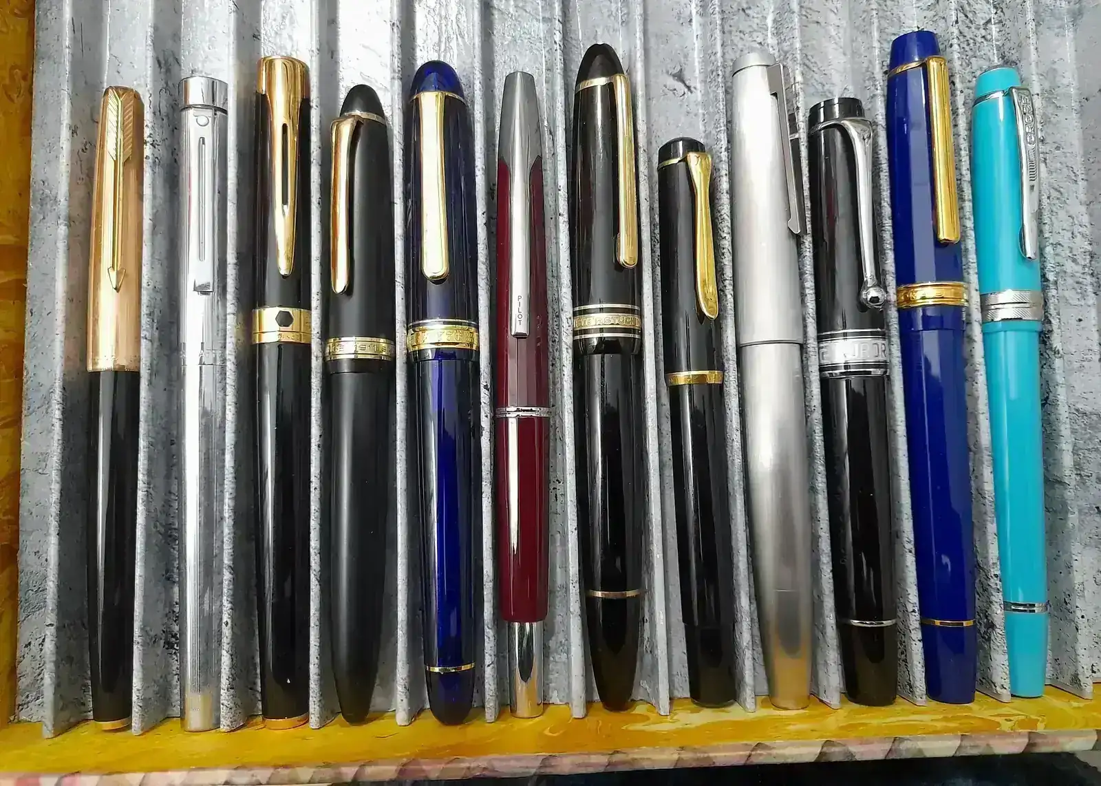 a-estuche presti.webp