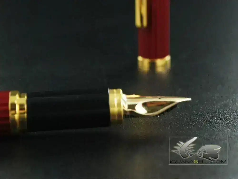 a-Fountain-Pen-Kona-Red-Lacquer-and-Gold-New-642-7.webp