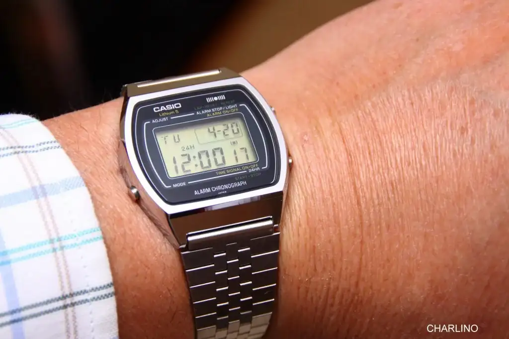 a-mi-Casio-S001-m-dulo-106-de-1980-espectacular-01.webp