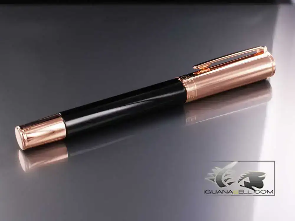 a-TU-Fountain-Pen-Black-Resin-&-Rose-Gold-T11CPN-2.webp