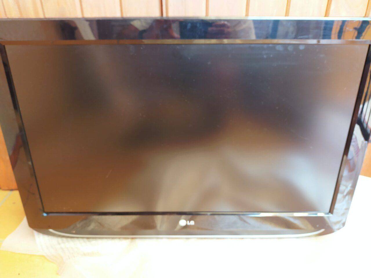 TV LCD 32 LG con soporte de pared y disco duro grabador de 160 GB por 70 €  | Relojes Especiales, EL foro de relojes
